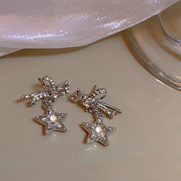 Korean super sparkling star earrings delicate bow earrings light luxury - Picture 1 of 2
